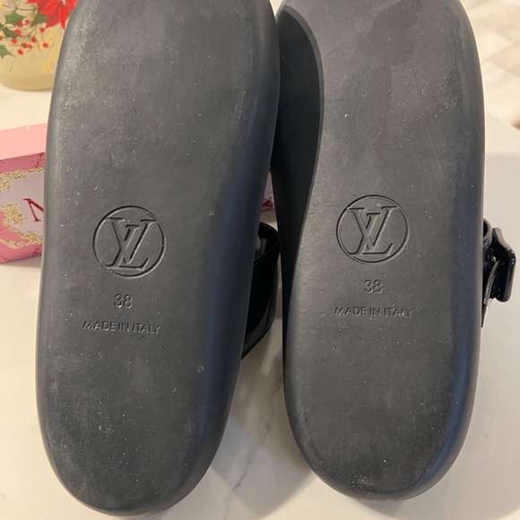 Authentic LV slides - Picture 5 of 6